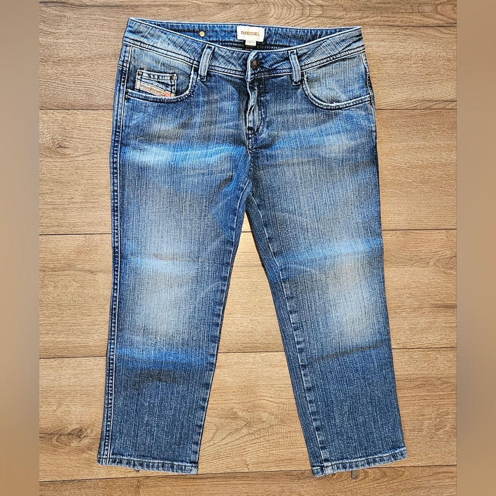 Lightly Worn - DIESEL - Low-rise 5 Pocket Capri Jeans - Size 28